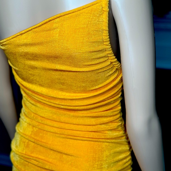 Dress - Picture 5 of 9